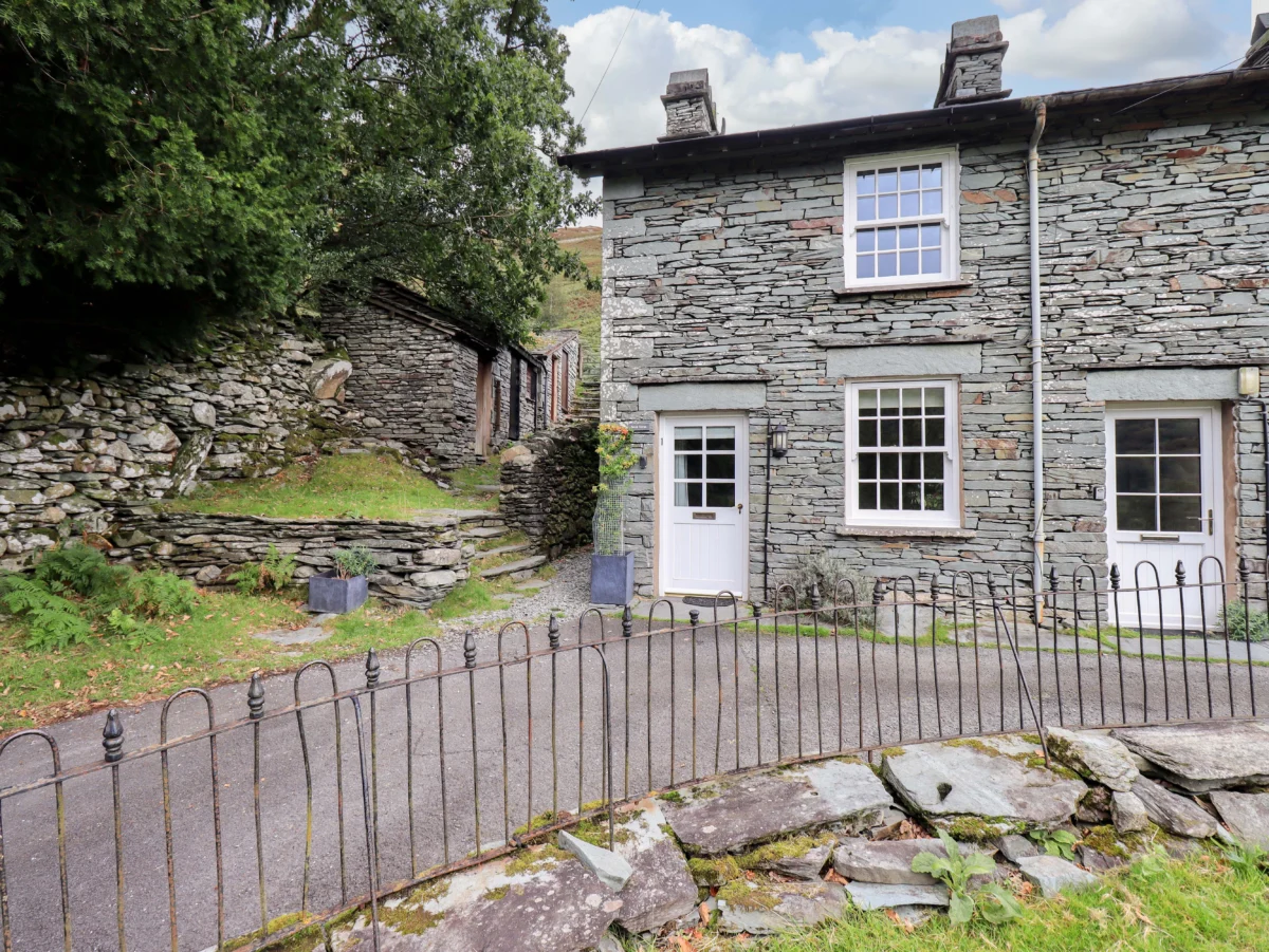 Beck Steps rests in Chapel Stile, in Cumbria. Two-bedroom cottage near amenities. Woodburning stove.