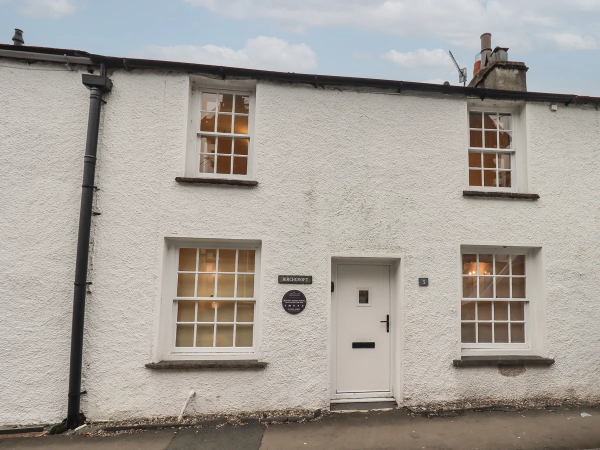 Birchcroft in Ambleside, Cumbria. Permit parking. Two bedrooms, two bathrooms, 1 pet. Near amenities