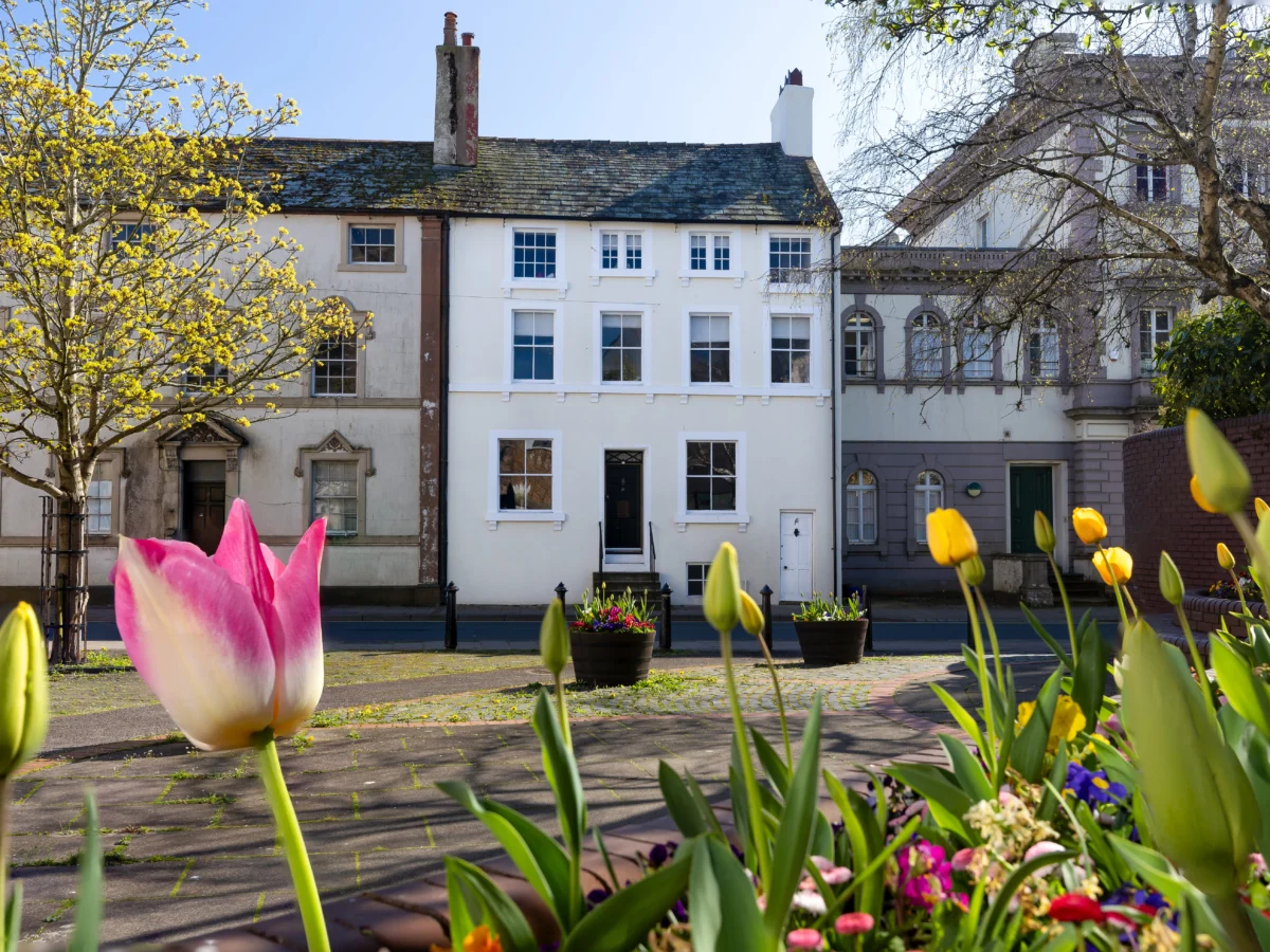 18 Irish Street Whitehaven, Cumbria. Near National Park. Smart TV. Grade-II listed. Enclosed garden.