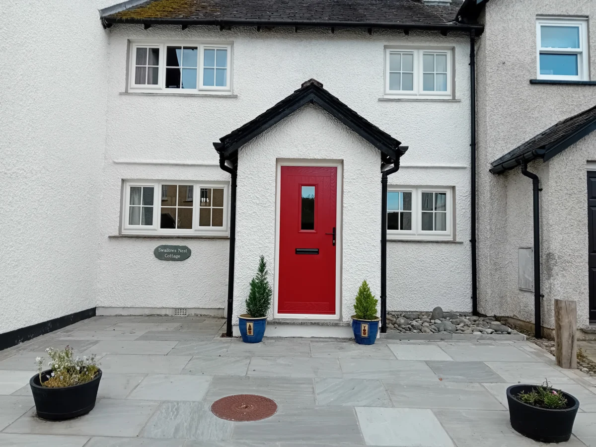 Swallows Nest Cottage, Hawkshead, Cumbria, near to Lake Windermere, off-road parking,open-plan space