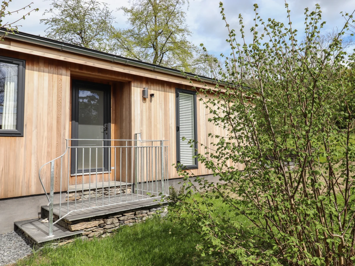 The Yews near Haverthwaite Cumbria, single-storey, pet-friendly, on-site parking, 2bed