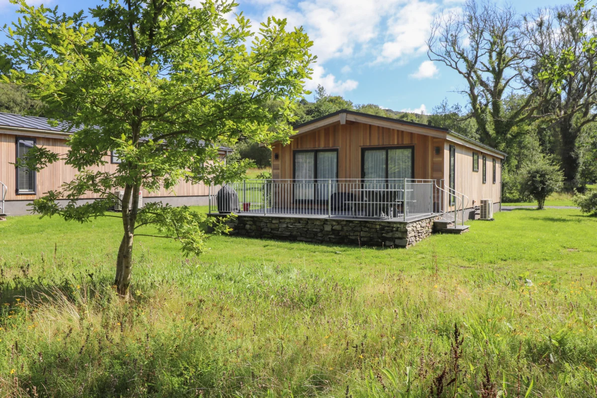 The Brambles near Haverthwaite Cumbria, single-storey, pet-friendly, on-site parking, 2bed