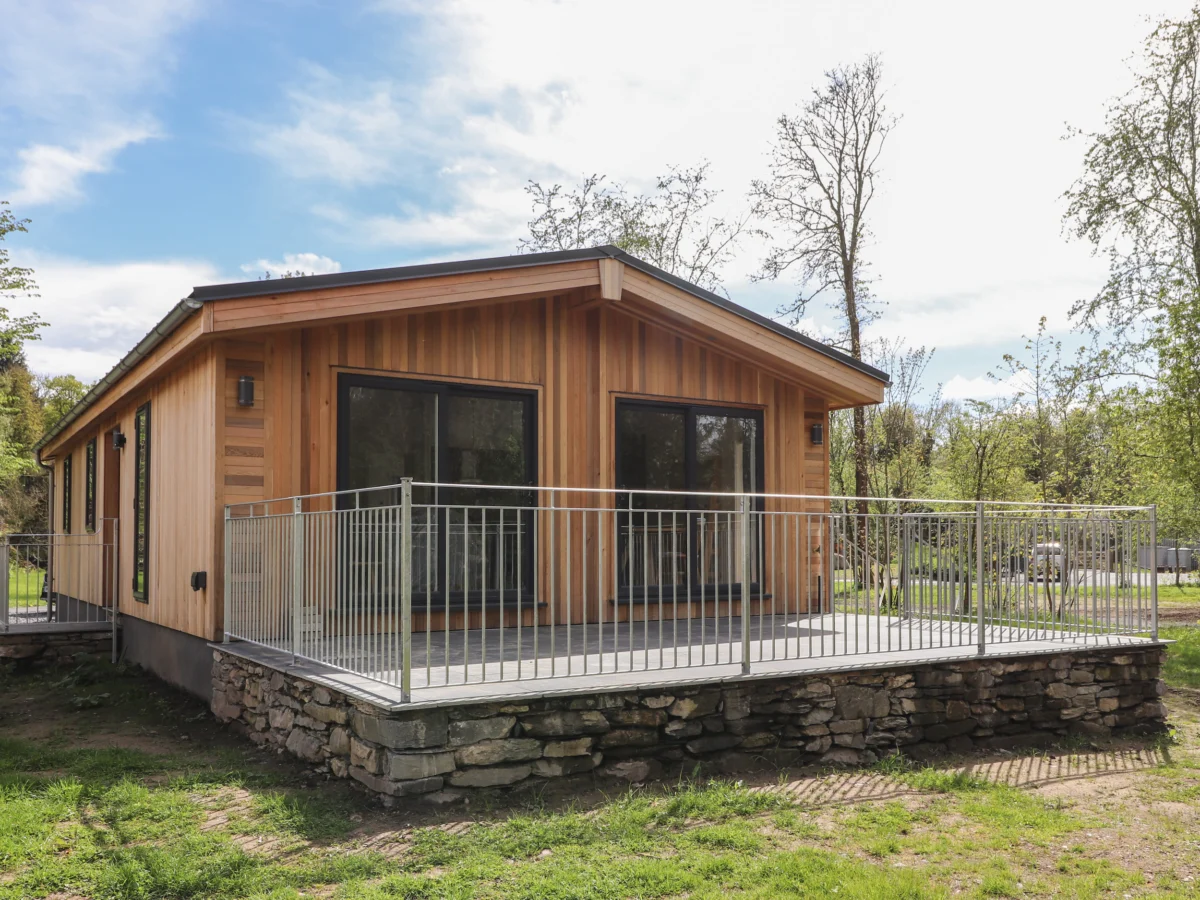 Blackthorn Copse near Haverthwaite Cumbria, single-storey, pet-friendly, on-site parking, 2bed