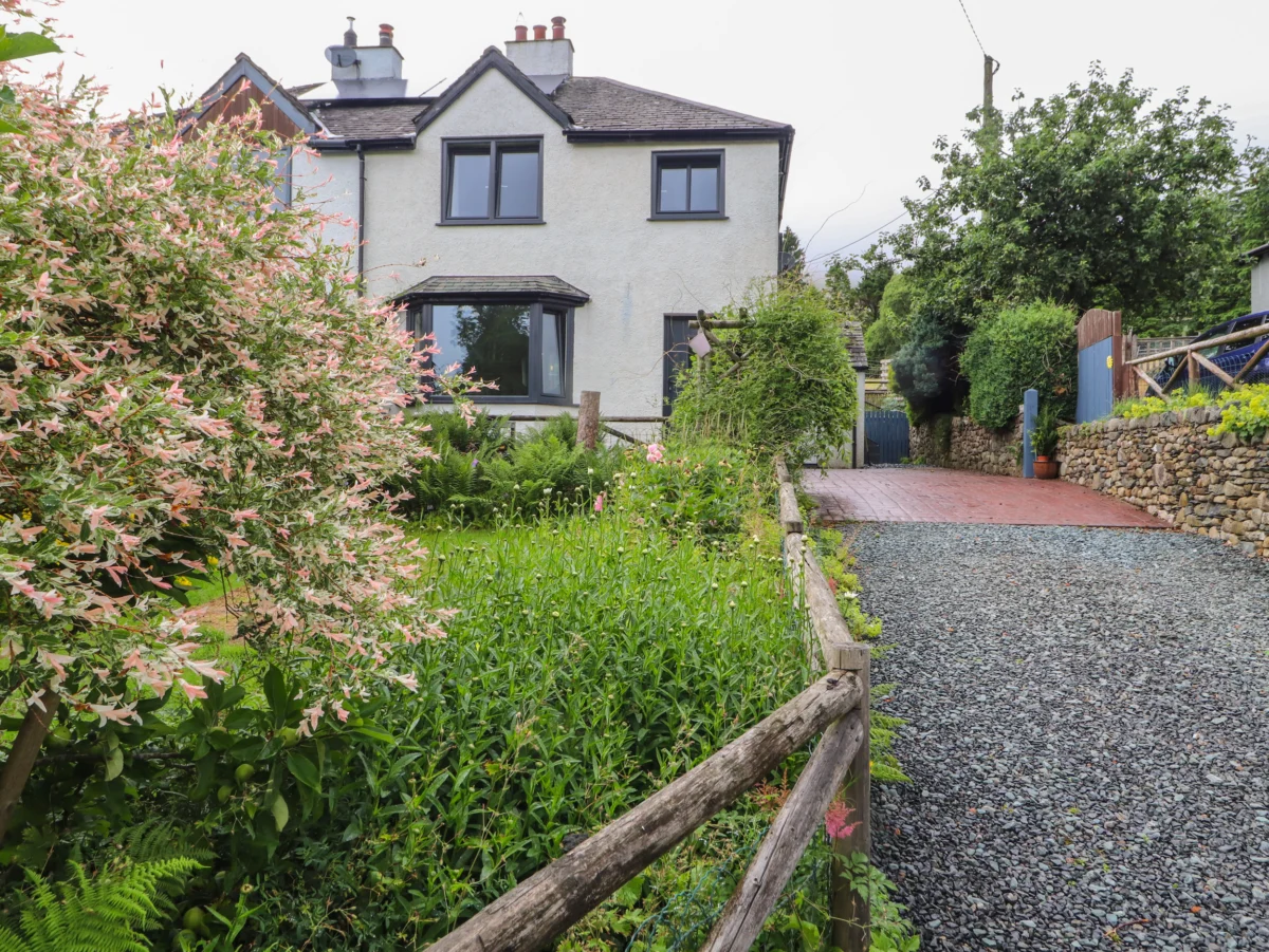 Beech Croft is near Keswick, Cumbria. Three-bedroom home with countryside views. Pet-friendly. Rural