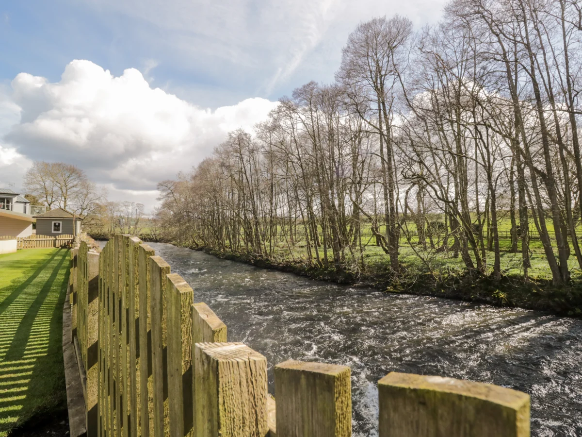 Mill End, Eamont Bridge, near Penrith, Cumbria. Riverside property. Close to a pub and Lake District