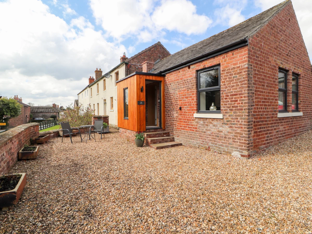 The Flat, Burgh By Sands, Cumbria, Near Carlisle, Near Solway Coast AONB, Open Plan, Smart TV, 1 Dog