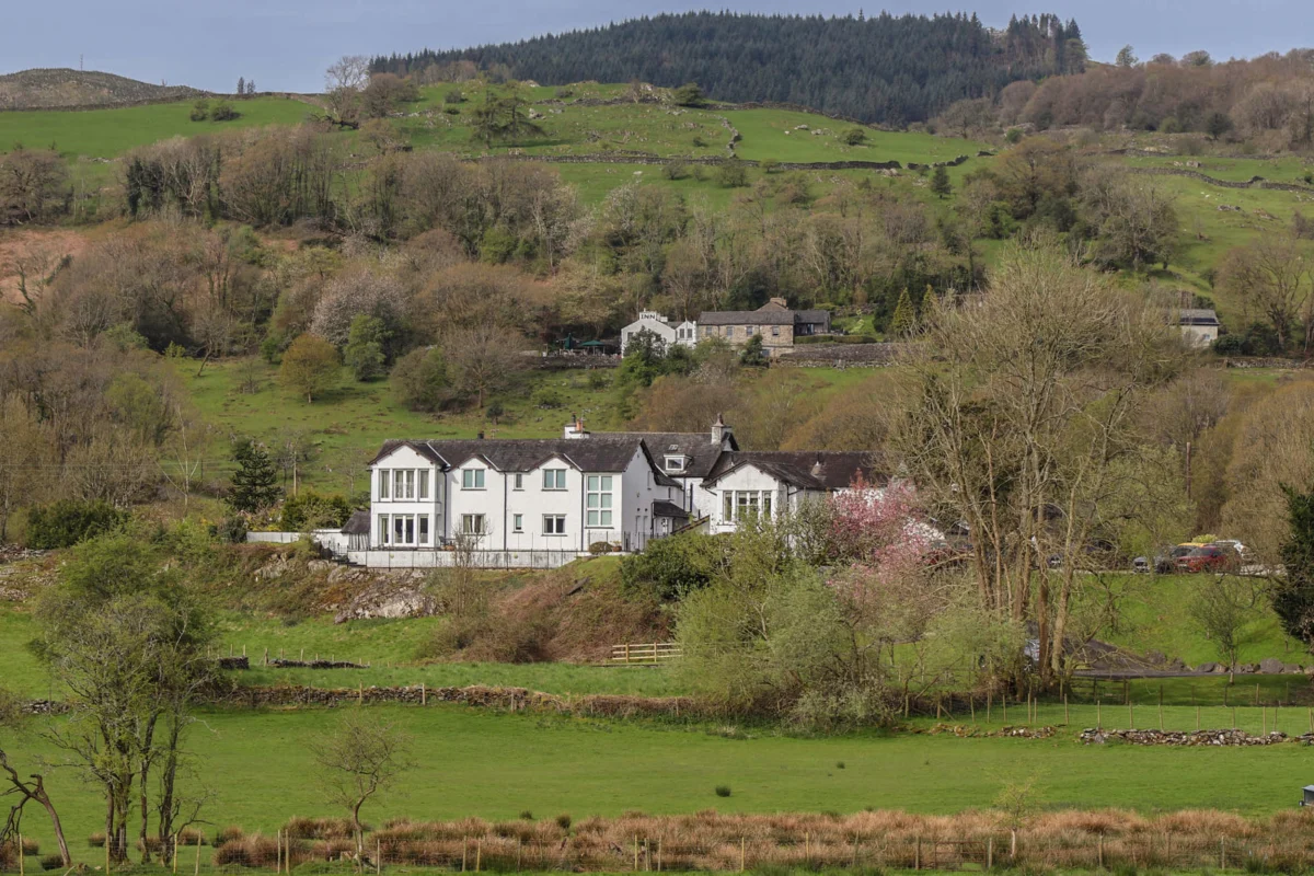 6 The Chase, Bowland Bridge, Cumbria. Family-friendly. Dishwasher. Single-storey. Countryside views.