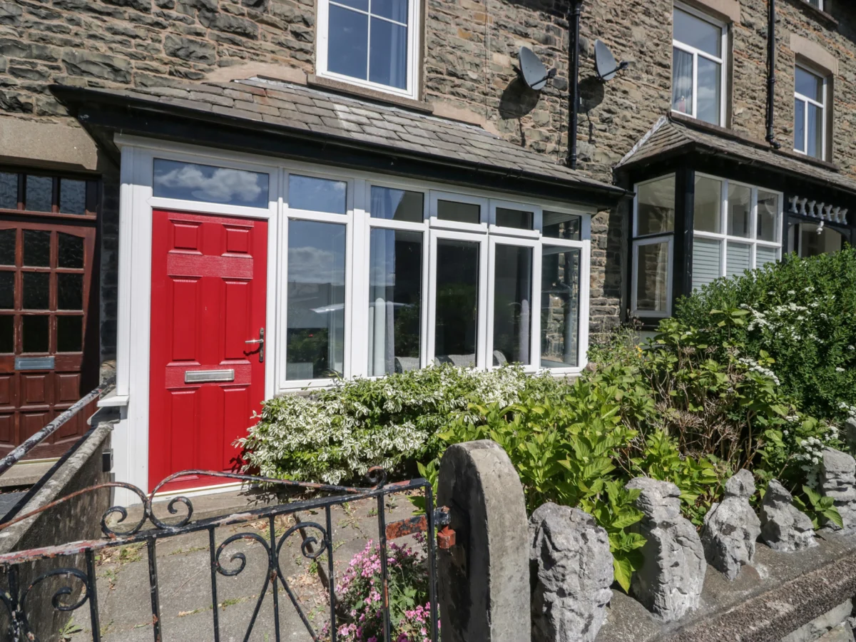 Badgers, Sedbergh, Cumbria. In National Park. Near AONB. Walks. Close to pub and shop. TV