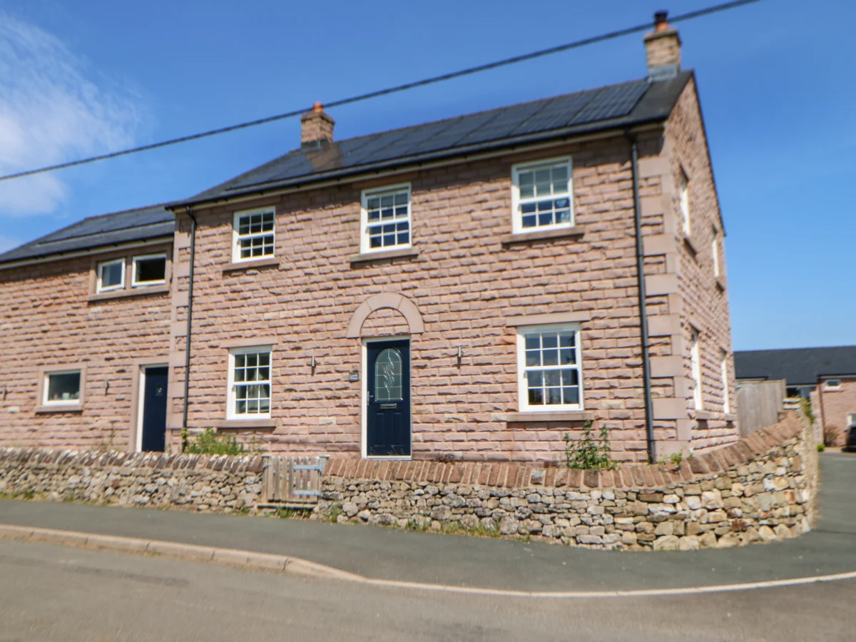 Larch House, Appleby-In-Westmorland, Cumbria. Four-bedroom home near National Park. Pets. EV charger
