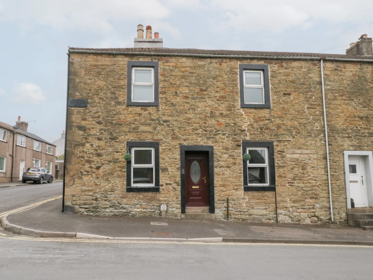 3 Nixon Terrace in Broughton Moor near Maryport, Cumbria. Smart TV. Pet-friendly. Near National Park