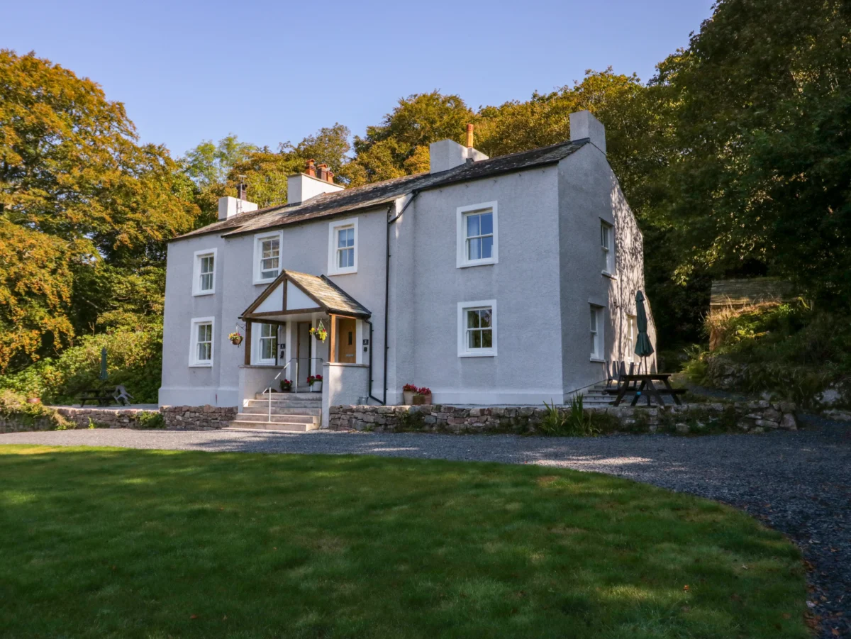 Dalegarth Hall Farm Cottage 1 near Gosforth, Cumbria. Smart TV. Pet-friendly. Off-road parking. WiFi