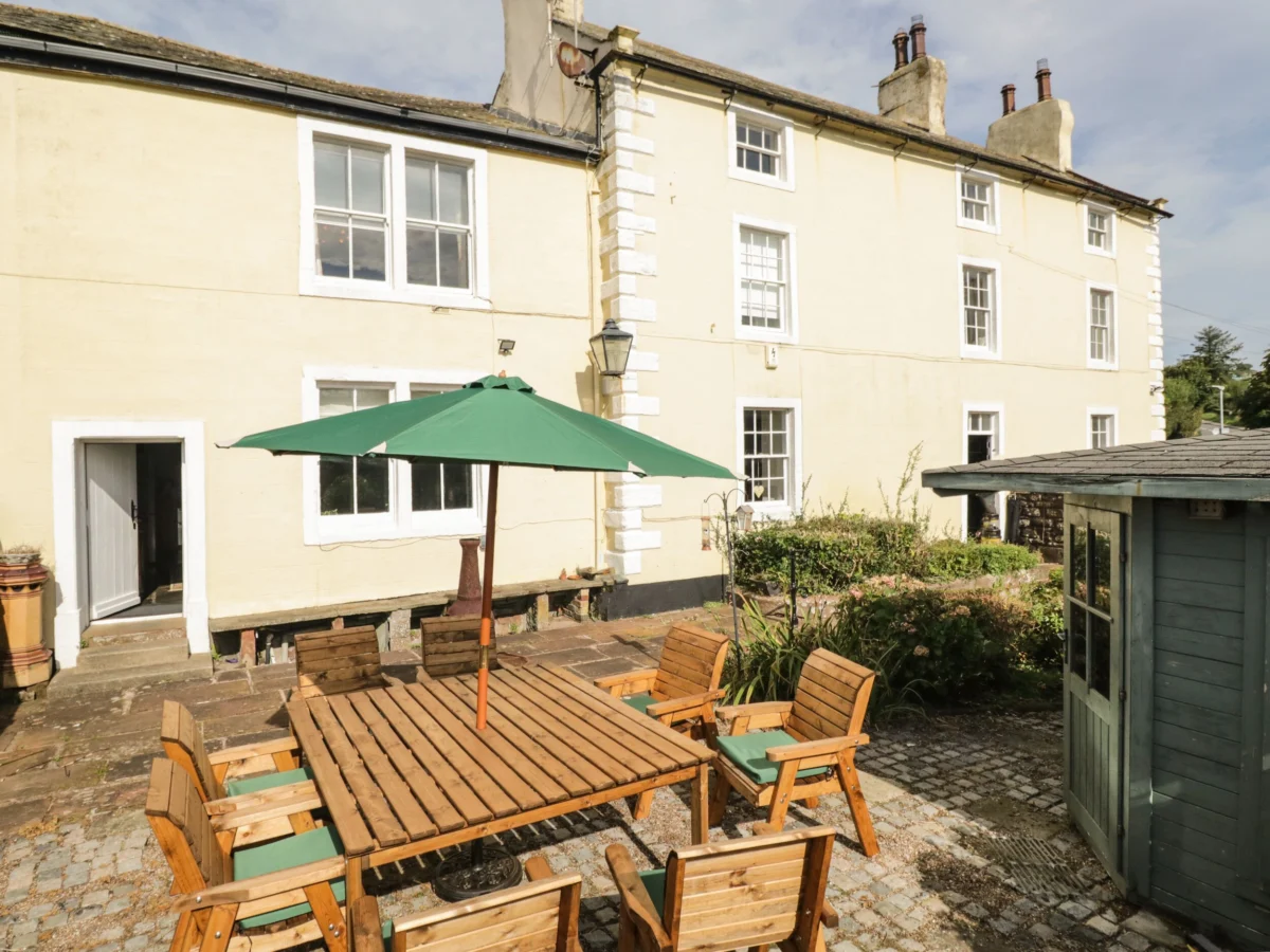 Abbey Farm House, St Bees, Cumbria. Large property sleeping 16. Pet-friendly. Off-road parking. AGA.