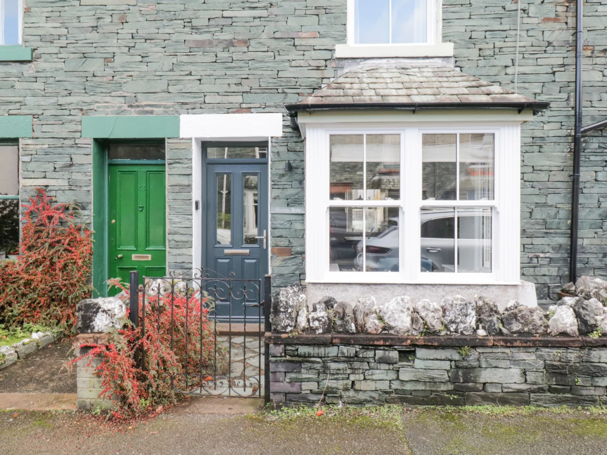 Forty Five, Keswick, Cumbria. In National Park. Pet-friendly. Close to shop and pub. Woodburner. TV.
