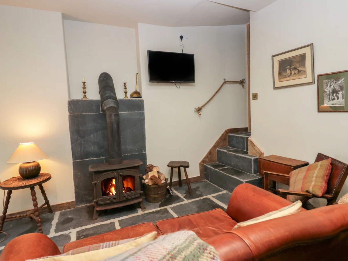 Eden Vale Annex, Broughton-In-Furness, Cumbria. Woodburning stove. Romantic. Smart TV. Pet-friendly.