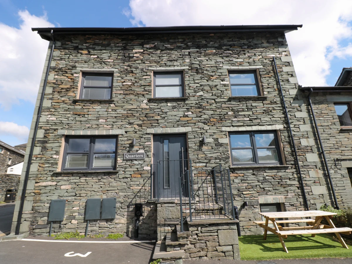 Quarters located in Ambleside, Cumbria. WiFi. Smart TV. No pets. EV charging. Near the Lake District