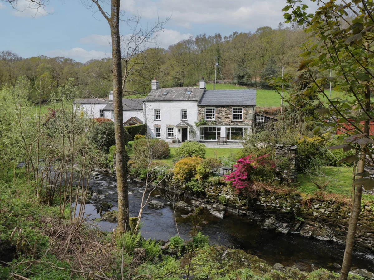 Beck Cottage, Satterthwaite, Lake District, Cumbria. In National Park. Smart TV. A Woodburning stove