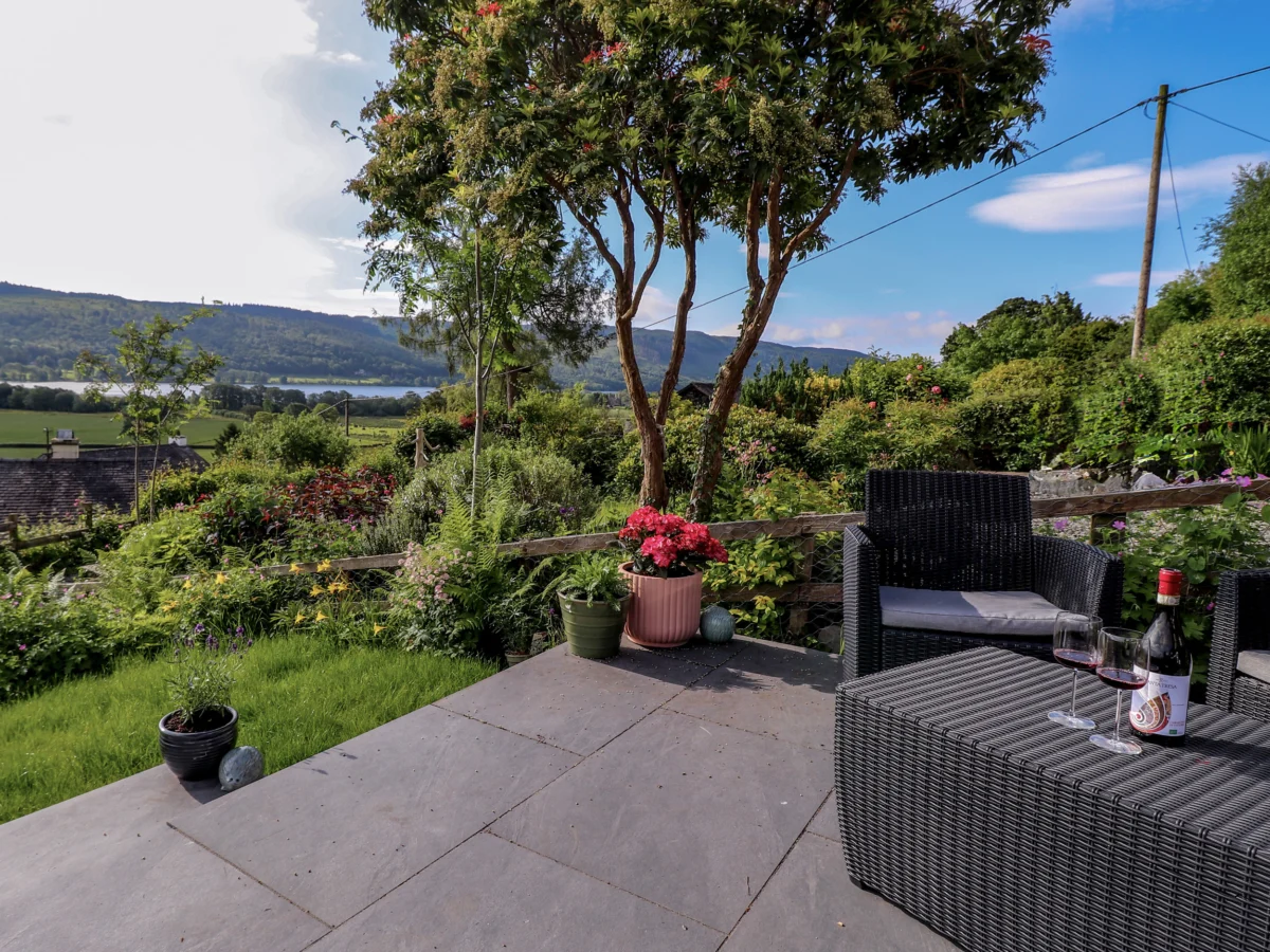 Lavender Cottage in Coniston, Cumbria. In Lake District National Park. Country location. Lake views.