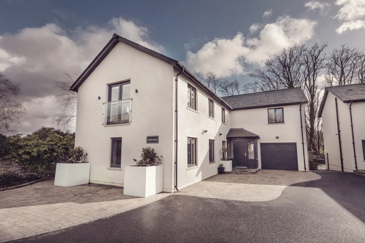 Ingleborough, Kirkby Lonsdale, Cumbria. Hot tub. Woodburning stove. Smart TV. Pet-friendly. En-suite