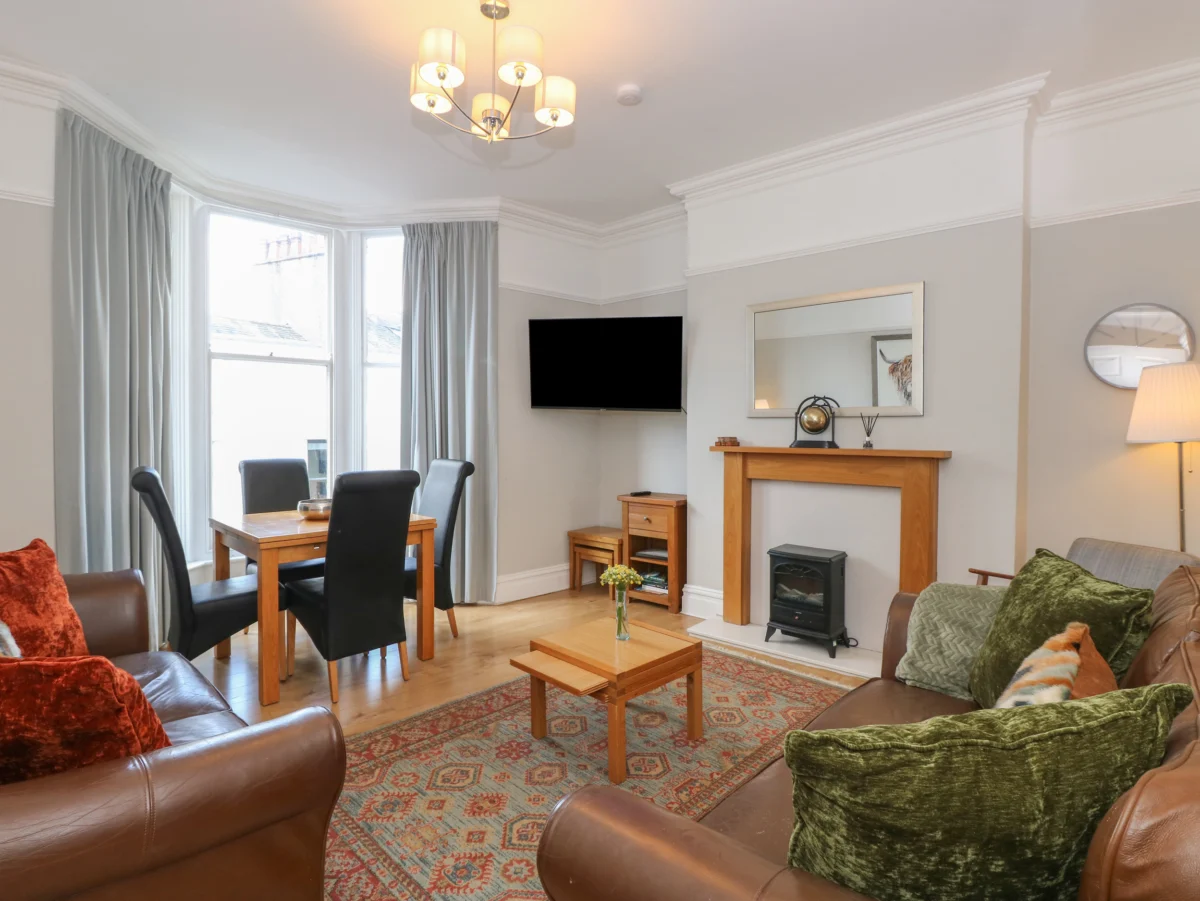 Baystones in Keswick in the Lake District. Smart TV. Permit Parking. Family-friendly. Pet-friendly.