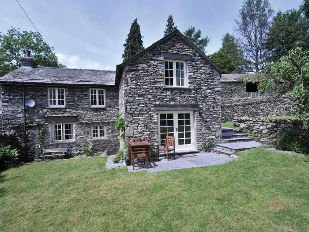 Stone Arthur Cottage, Grasmere Cumbria. Pet-friendly. Woodburning stove. Lake District National Park