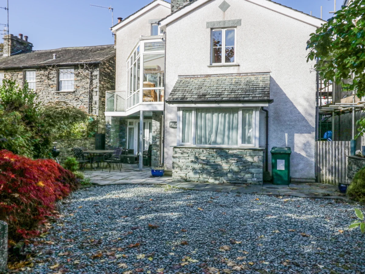 Blue Hill House in Ambleside, Cumbria. Barbecue. Off-road parking. Pet-friendly. Smart TV. En-suite.
