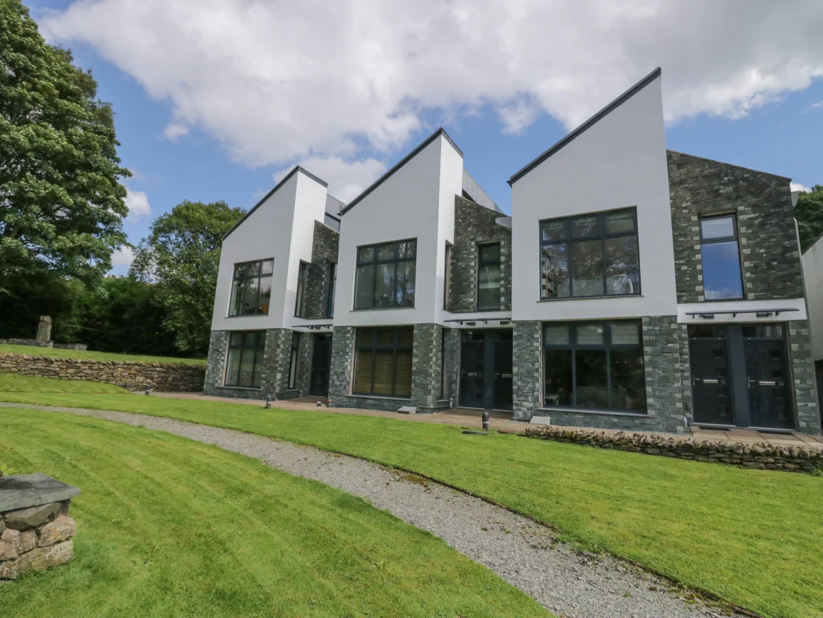 12 Blue Hill Park, Ambleside, Cumbria. Designated parking space. Pet-friendly. First-floor apartment