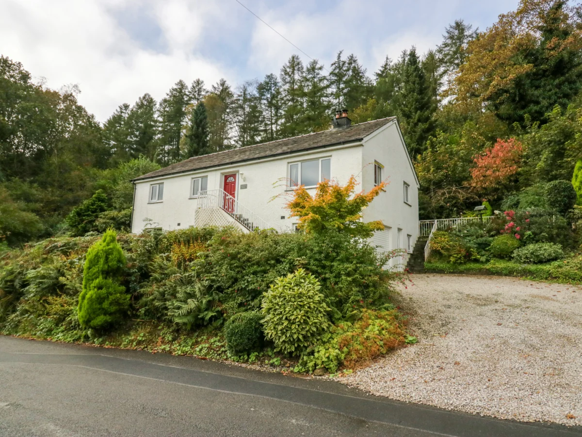 Inglenook, Backbarrow, near Ulverston, Cumbria. Woodburning stove. Family friendly. Off-road parking