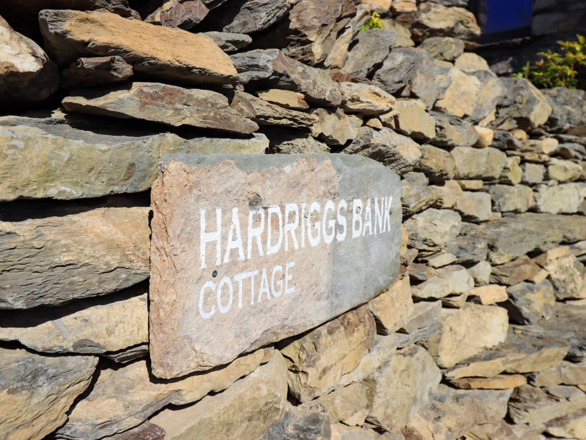 Hardriggs Bank Cottage in Crosthwaite near Windermere, Cumbria. Romantic. Off-road parking. Smart TV