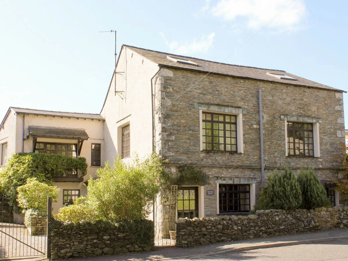 Staveley House
