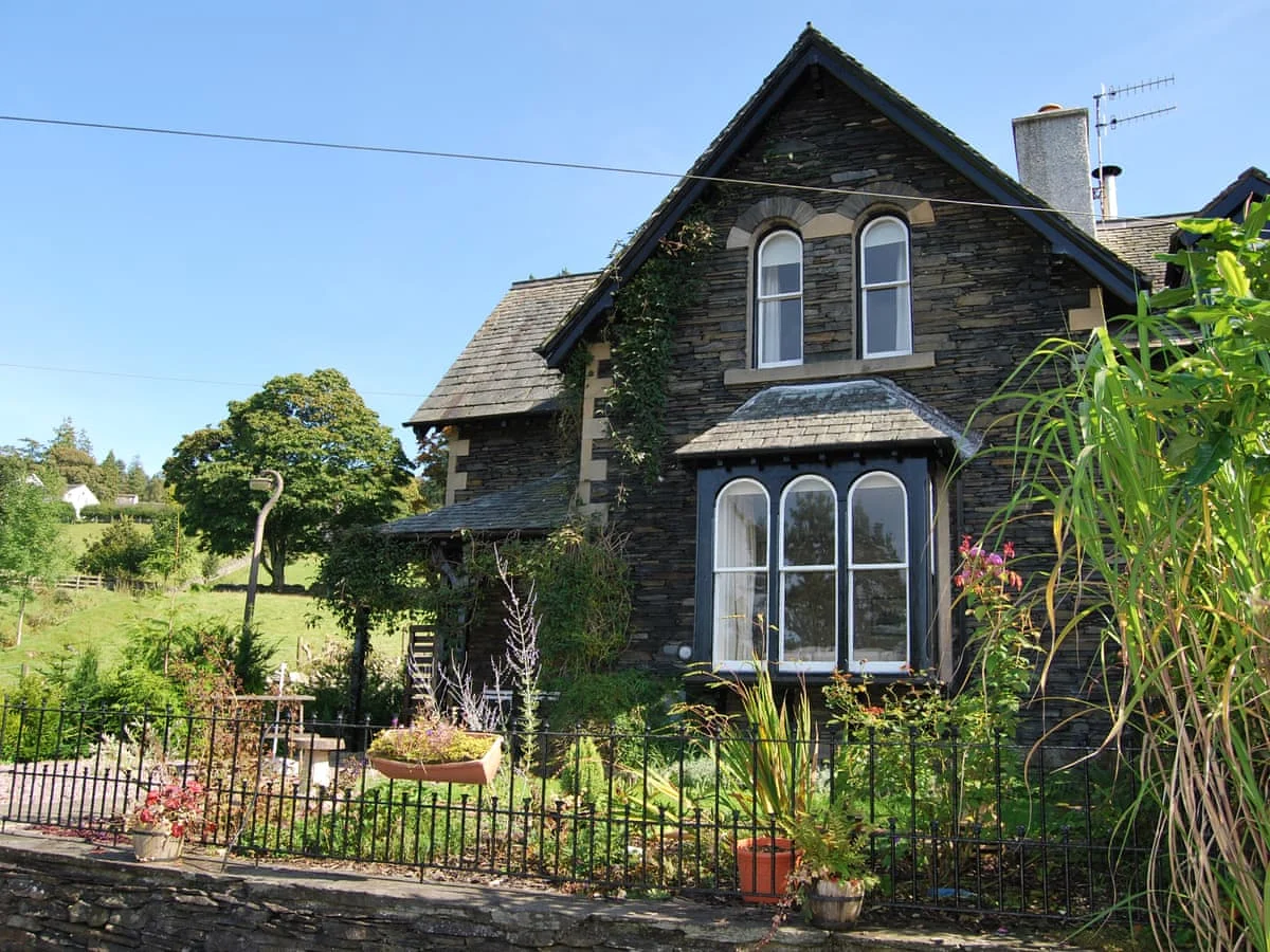 1 School Cottages