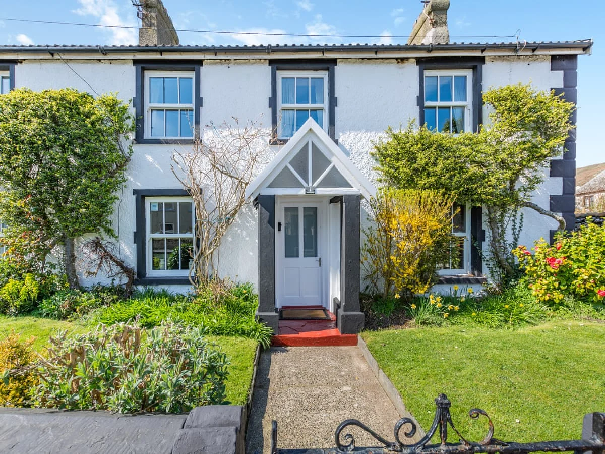 Court End Cottage