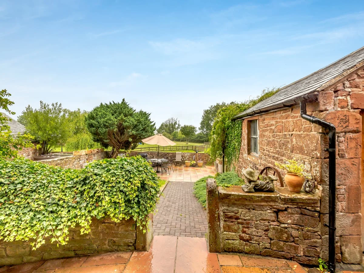 Halls Bank Cottages - Halls Bank Farm