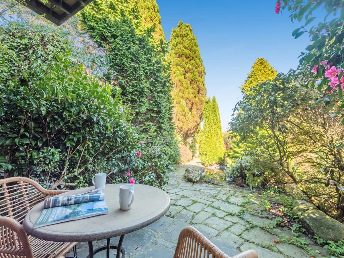 Yewfield Apartments - Rose How 1
