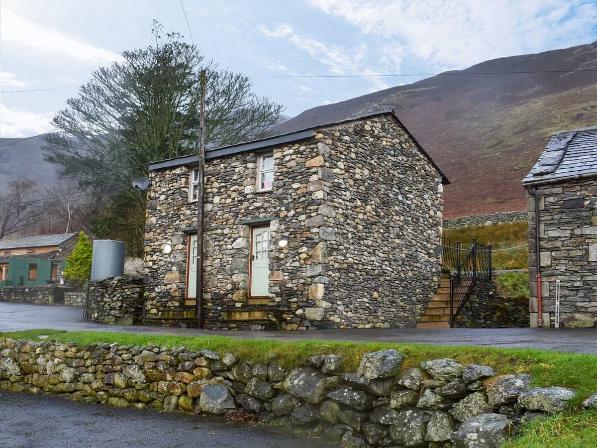 Doddick Farm Cottages - Danika East
