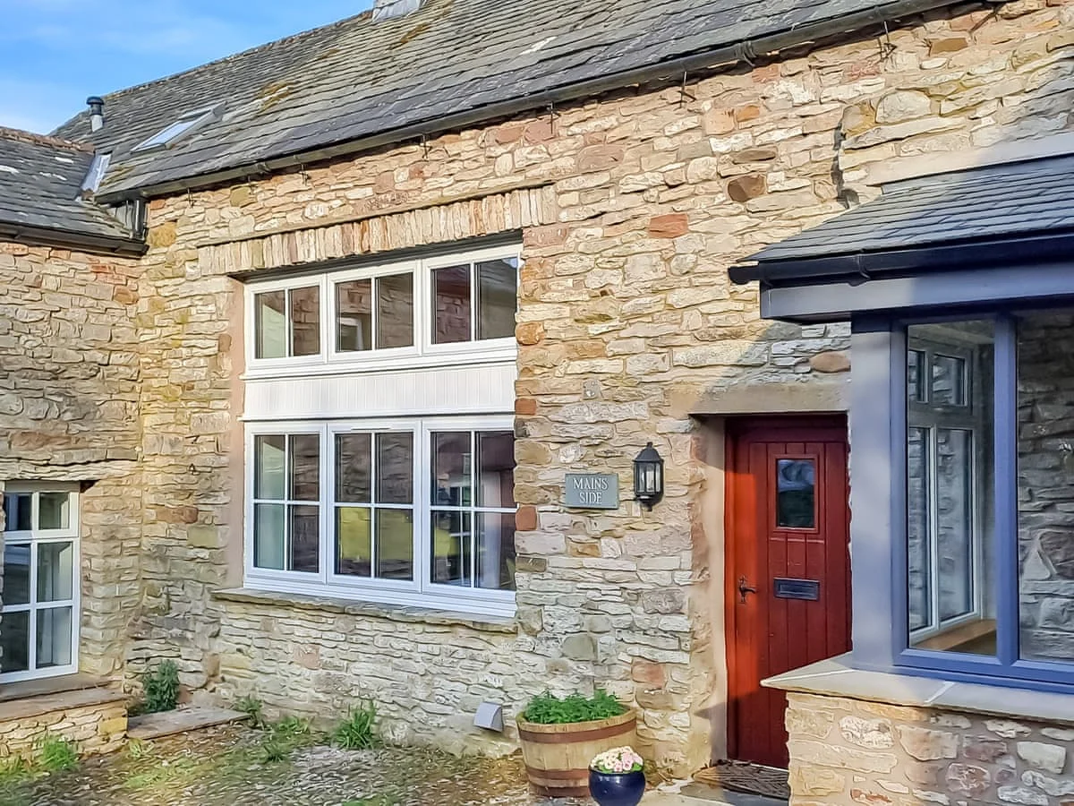 Mains Farm - Mains Side