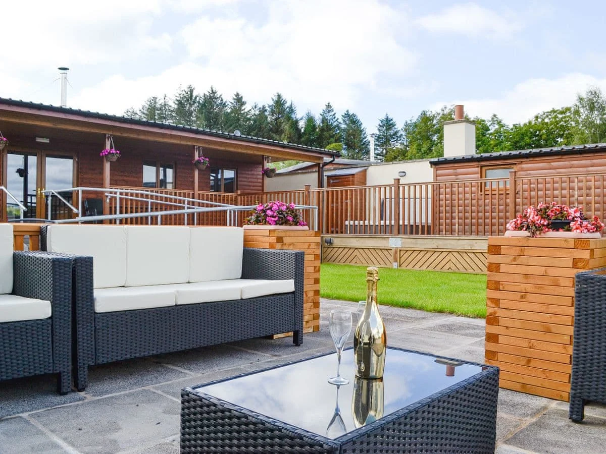 Gatra Farm Lodges - Knock Murton Lodge