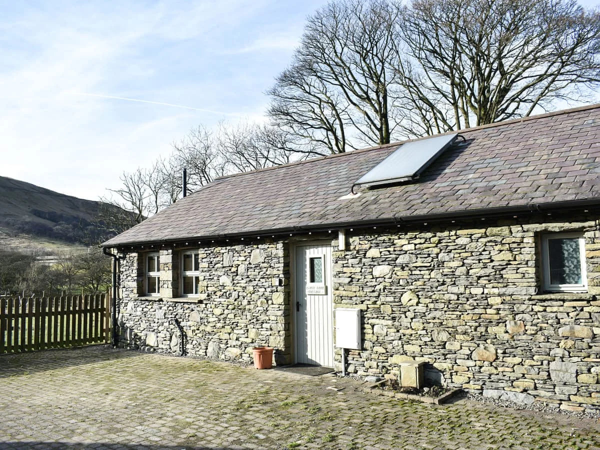 Brockholes Farm - Riverbank Cottage