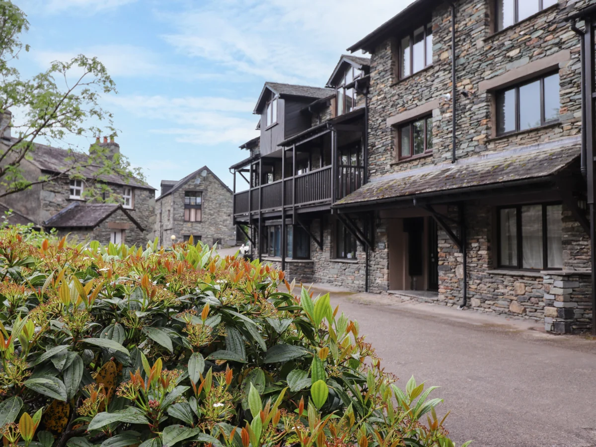 Jenever Cottage is in Ambleside, Cumbria. Over three floors. Balcony with furniture. Smart TV. WiFi.