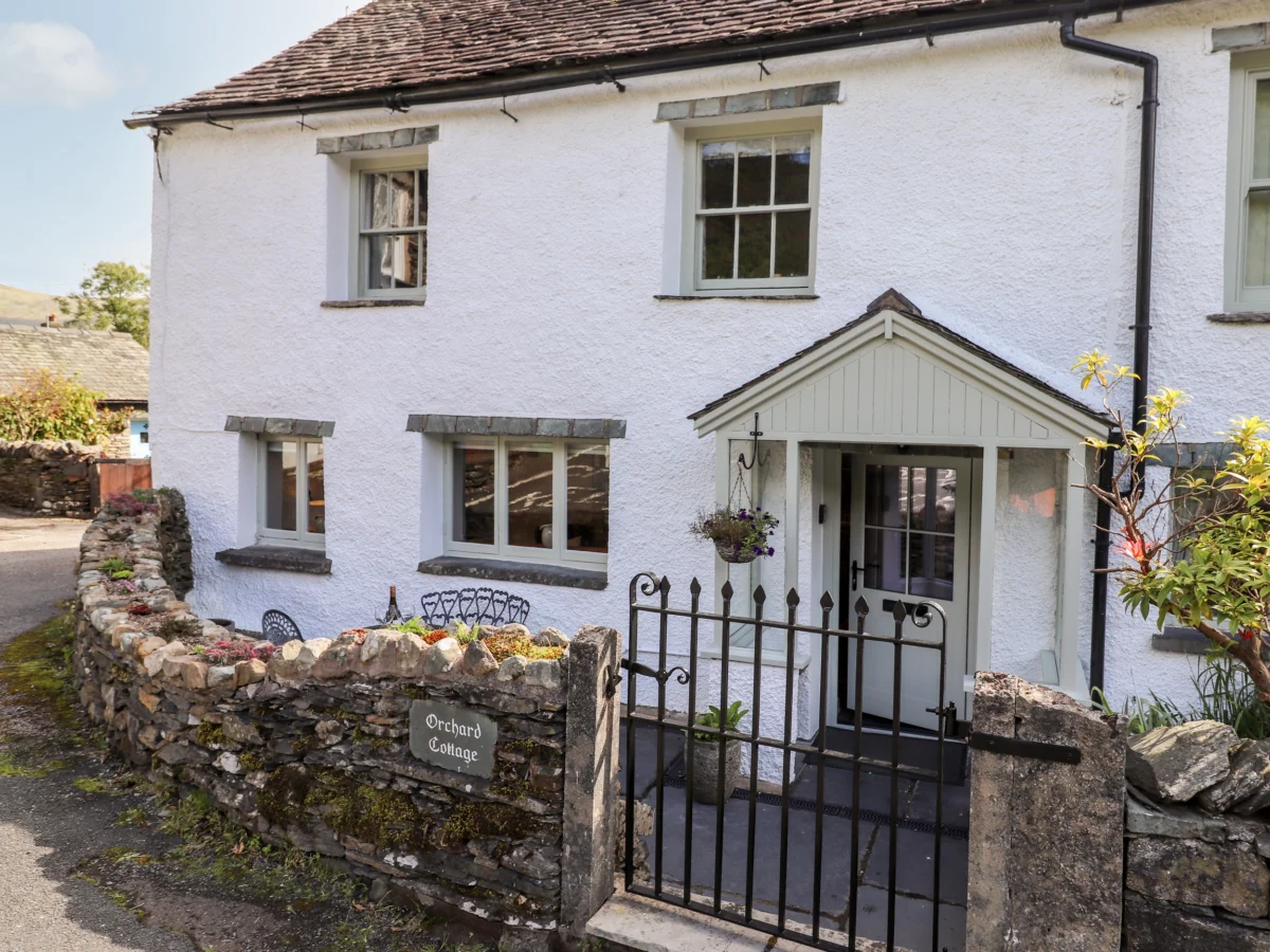Orchard Cottage, in Troutbeck, Cumbria. In a National Park. Close to amenities. Open plan. Pet-free.