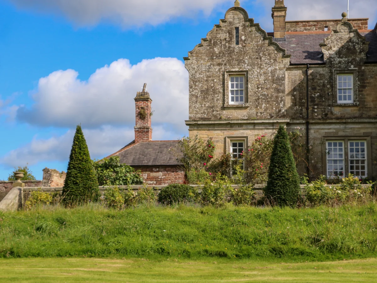 The Pavillion in Kirklinton near Longtown, Cumbria. Near a National Park. Off-road parking. Romantic