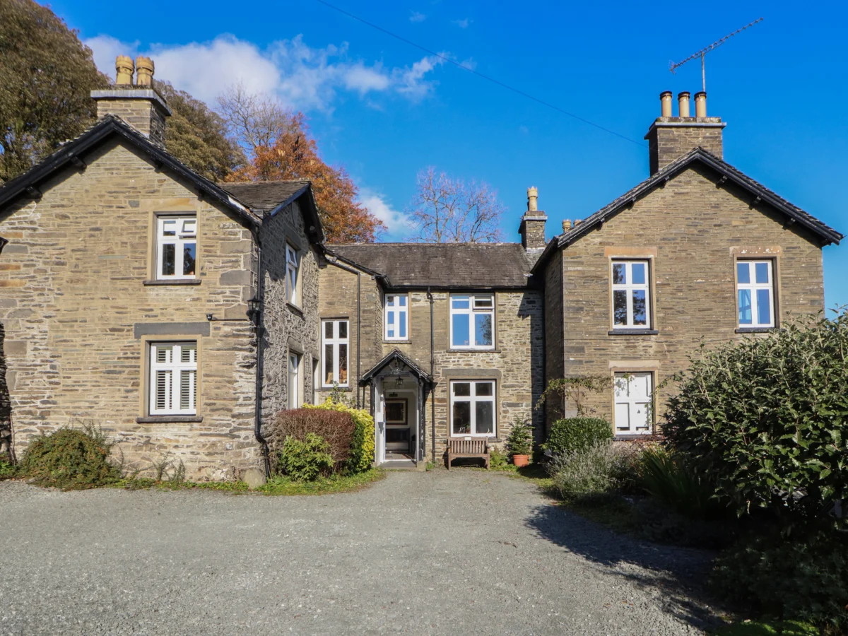 2 Birkhead, Troutbeck, Windermere, Cumbria. Woodburning stove. Smart TV. Near pub. In National Park.