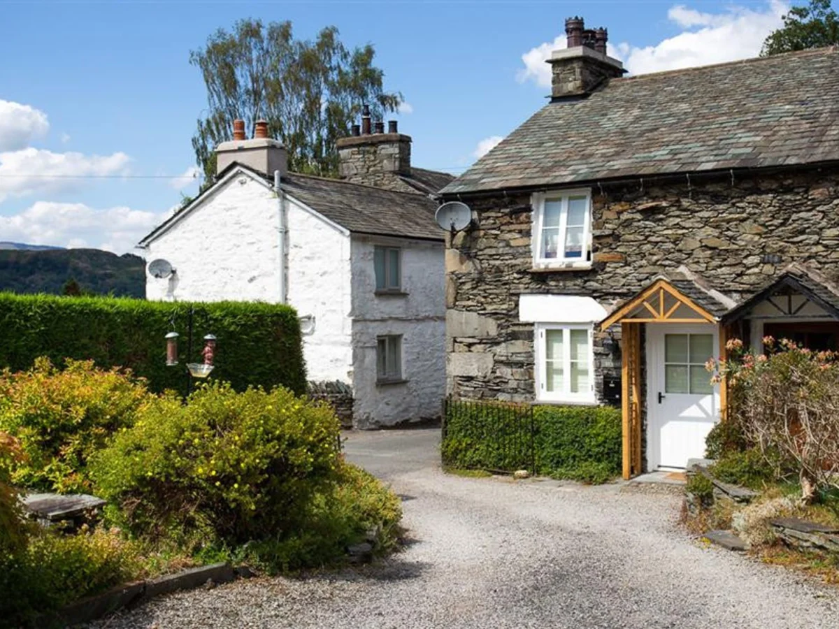 Byways, Ambleside, Lake District National Park. Smart TV. Enclosed garden. Private off-road parking.