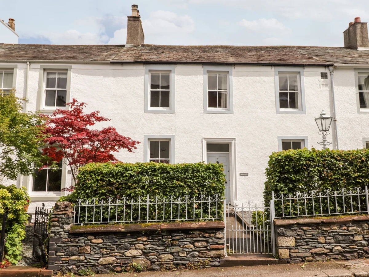 Middletown is in Keswick, Cumbria, Lake District. LCD TV. Over three floors. woodburning stove. WiFi